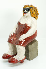 Carregar imagem no visualizador da galeria, Matrafona, boneco em cerâmica

